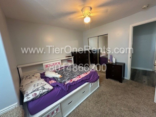 Building Photo - This property offers a NO DEPOSIT option available for qualified renters!