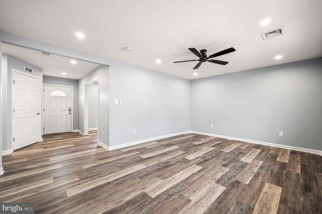 Building Photo - 34 Shepherd Ln