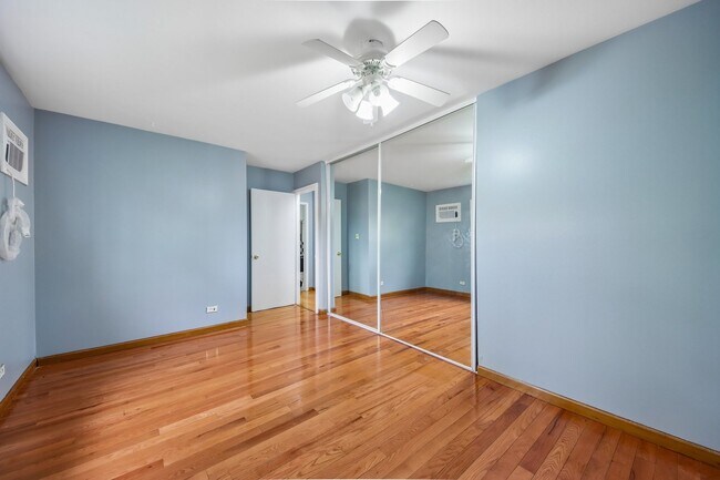 Building Photo - 670 Lakeview Ln