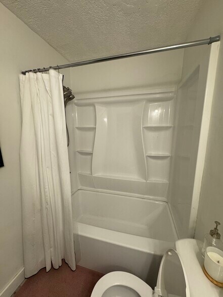 Building Photo - 414 Delaware Ave