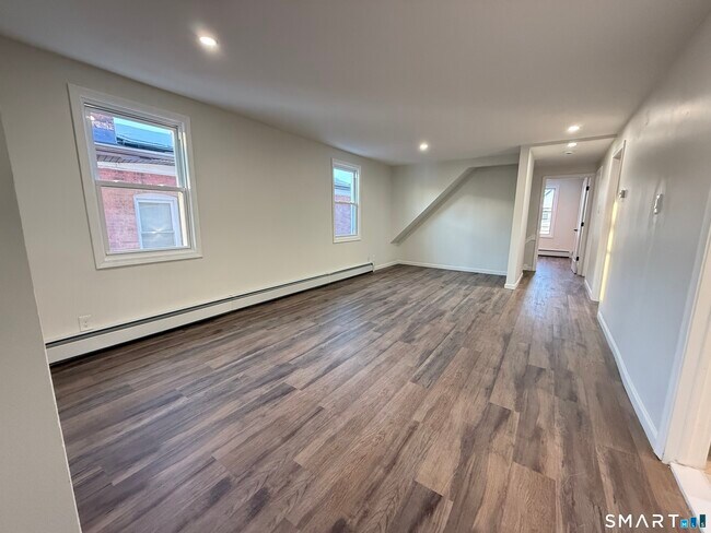 Building Photo - 53 Mahl Ave