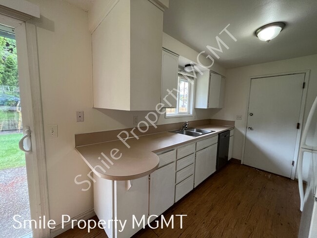 Building Photo - 3016 SE 140th Ave