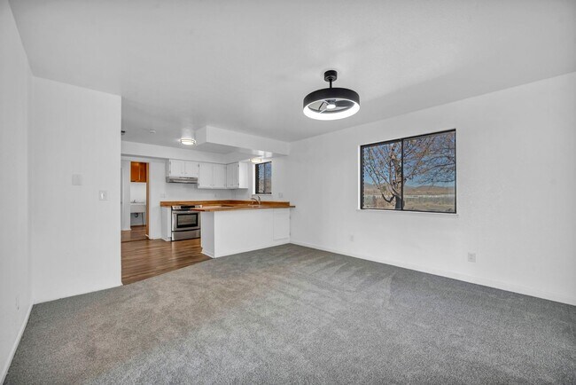 Building Photo - Country Living Single Story Home in Spanish Springs