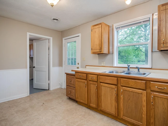 Kitchen - now has stove & fridge - 2708 N Fremont Ave