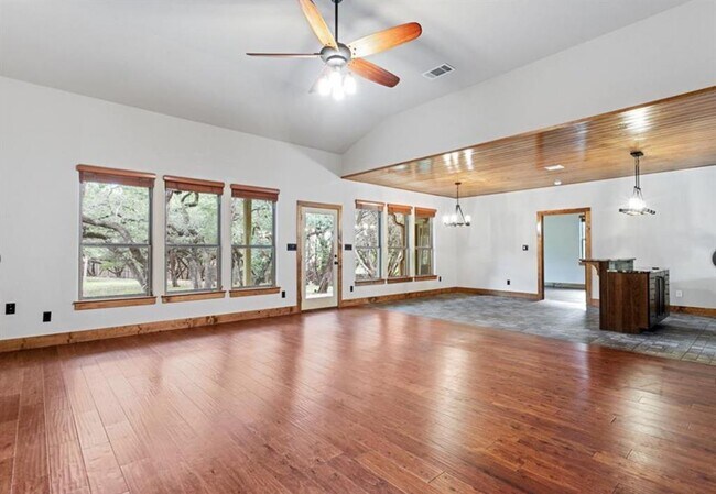 Building Photo - 20603 Ridgeview Rd