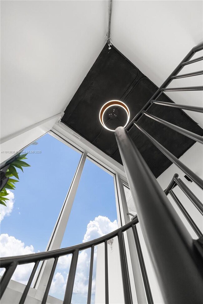 Building Photo - 1700 Meridian Ave