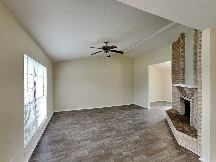 Building Photo - 5026 Red River Trail