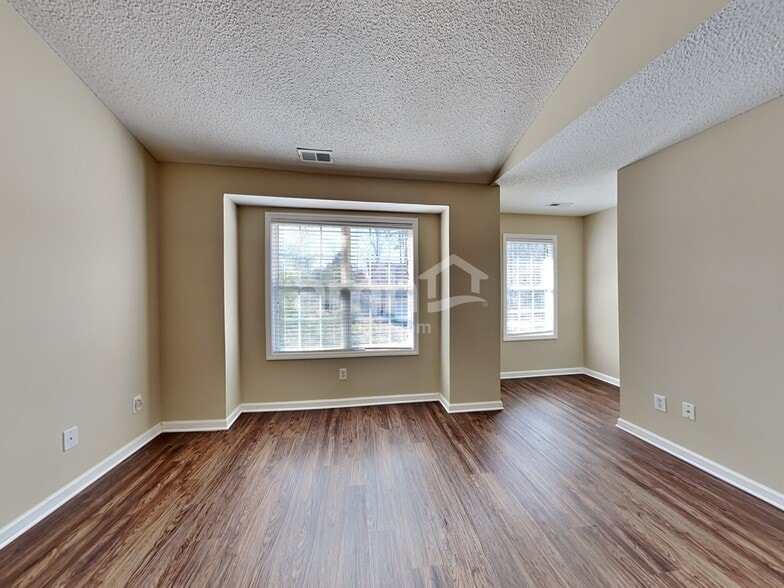 Building Photo - 4319 Armitage Dr