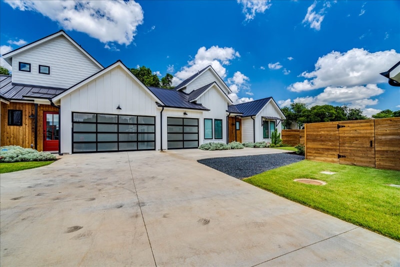 Building Photo - 4018 Valley View Rd