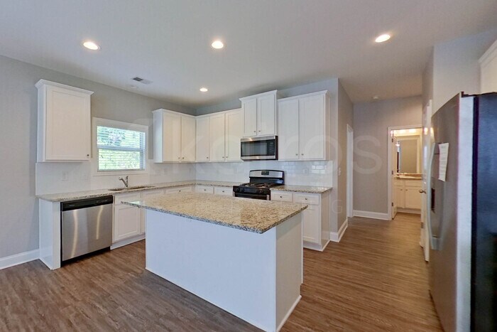 Building Photo - 215 Orchard Ln