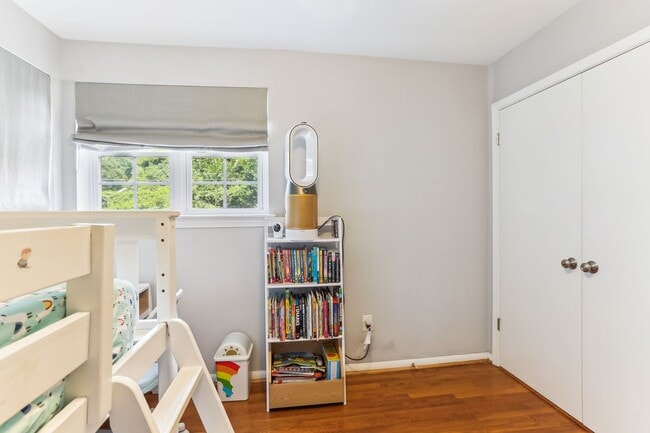 Building Photo - Lovely 3br/3ba home minutes from Downtown ...