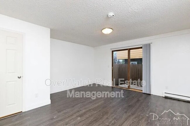 Building Photo - 627 N Klevin St