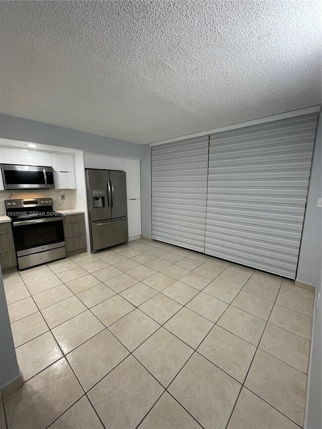 Building Photo - 8760 SW 133rd Avenue Rd