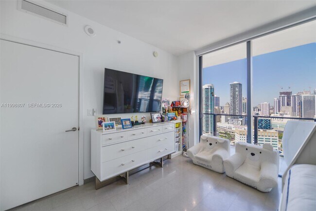 Building Photo - 68 SE 6th St