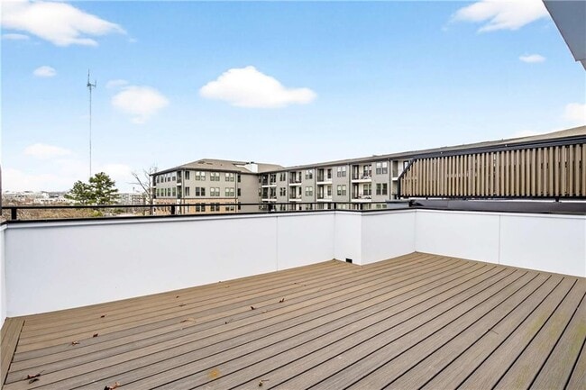 Building Photo - 816 Berne St SE