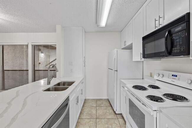 Building Photo - 3115 Helms St