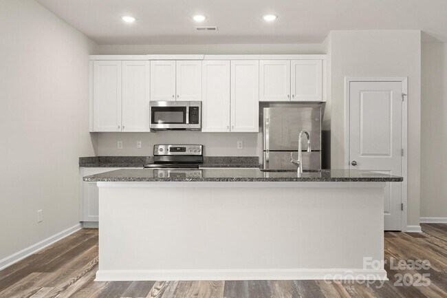 Building Photo - 117 Dogwood Vlg Trl