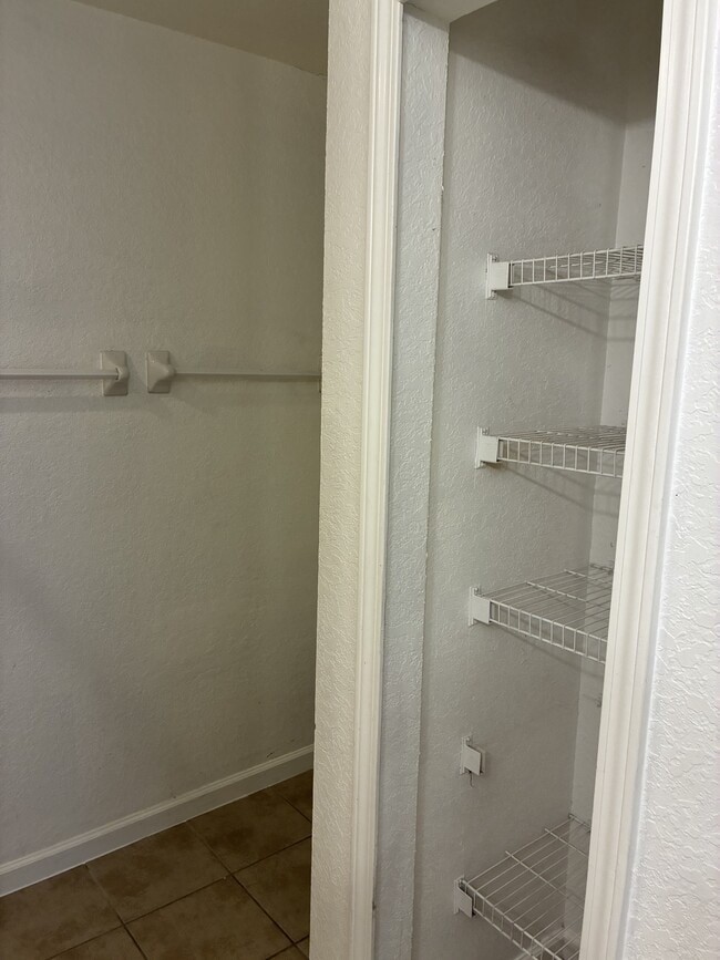 Building Photo - 6039 E Adams St