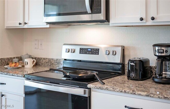 Building Photo - 1930 NE 2nd Terrace