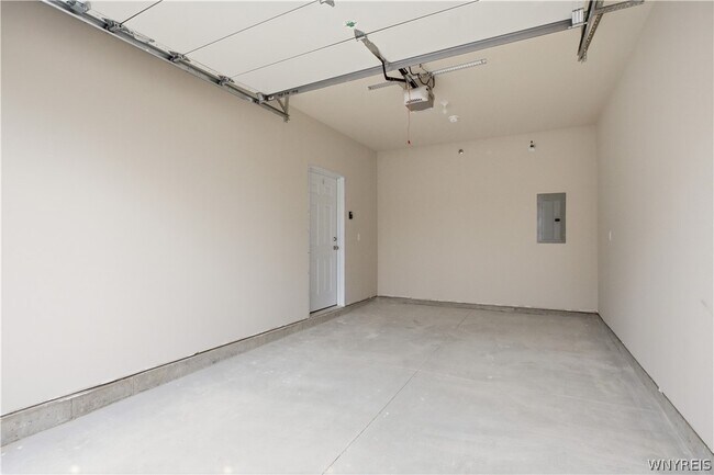 Building Photo - 1130 Orchard Park Rd