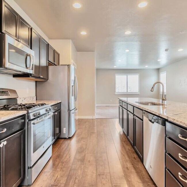 Building Photo - 3688 Golden Sky Ln