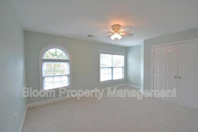Building Photo - 8566 Royal Palm Ln