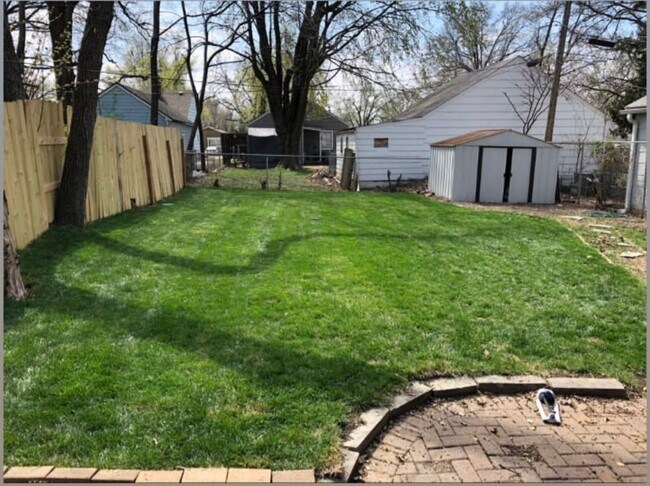 Building Photo - 21 W 78th Ter