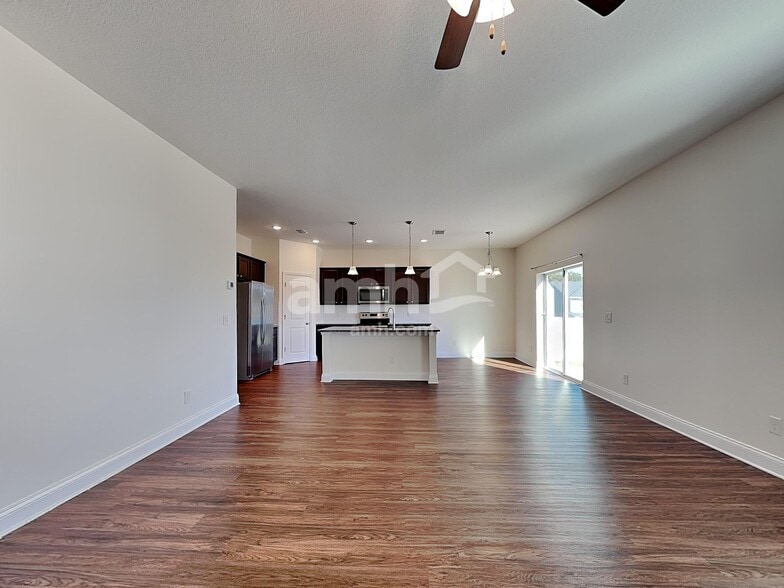 Building Photo - 1321 Mount Logan Dr