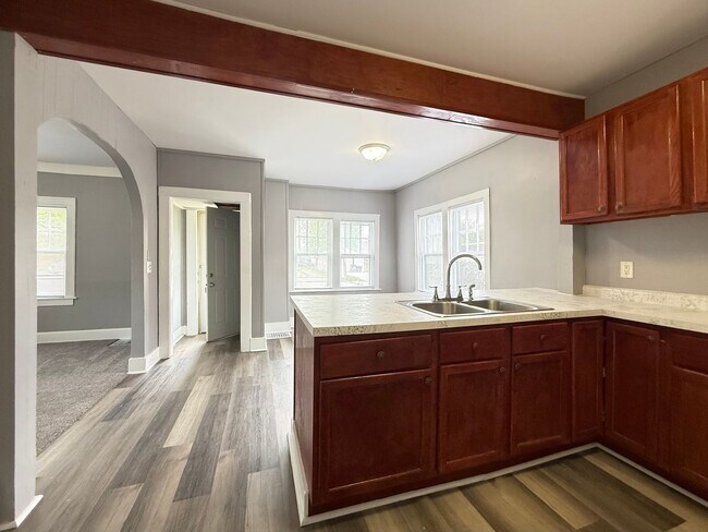 Building Photo - 4TH OF JULY SPECIAL – 1ST MONTH RENT FREE!