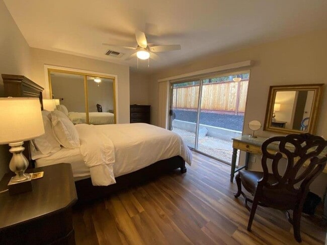 Building Photo - 121 Degas Rd