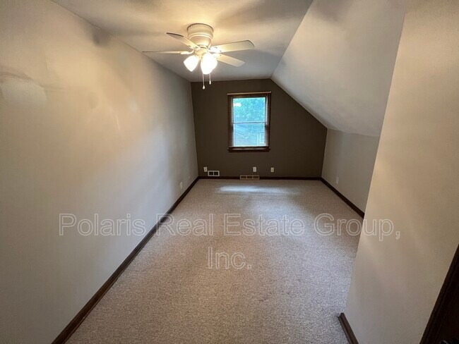 Building Photo - 8829 Rexford Rd