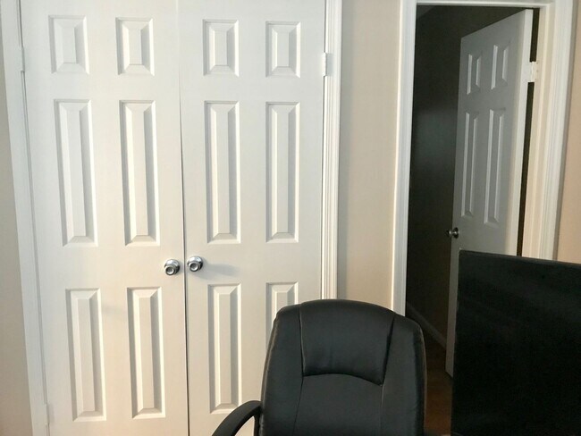 Building Photo - Ghent