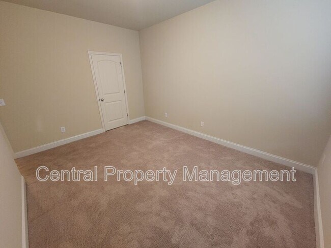 Building Photo - 265 Meadow Blossom Way