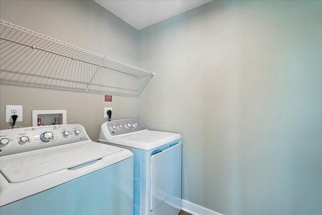 Building Photo - 1303 Potomac View Pkwy