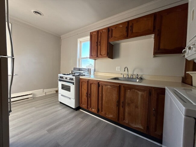 Building Photo - 1309 Linden Ave