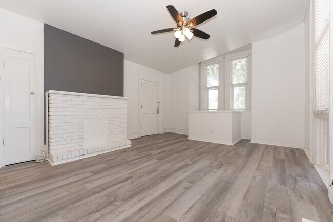 Building Photo - One Bedroom Micro Apartment S1 | Shadyside...
