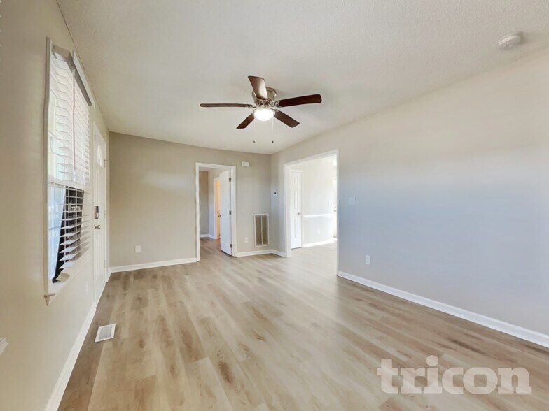 Building Photo - 713 Ilex Ct