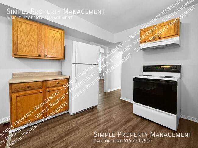 Building Photo - 1008 Baxter St SE