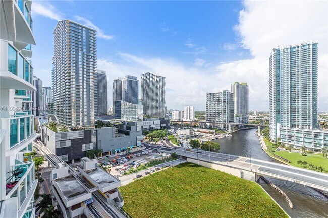 Building Photo - 31 SE 5th St