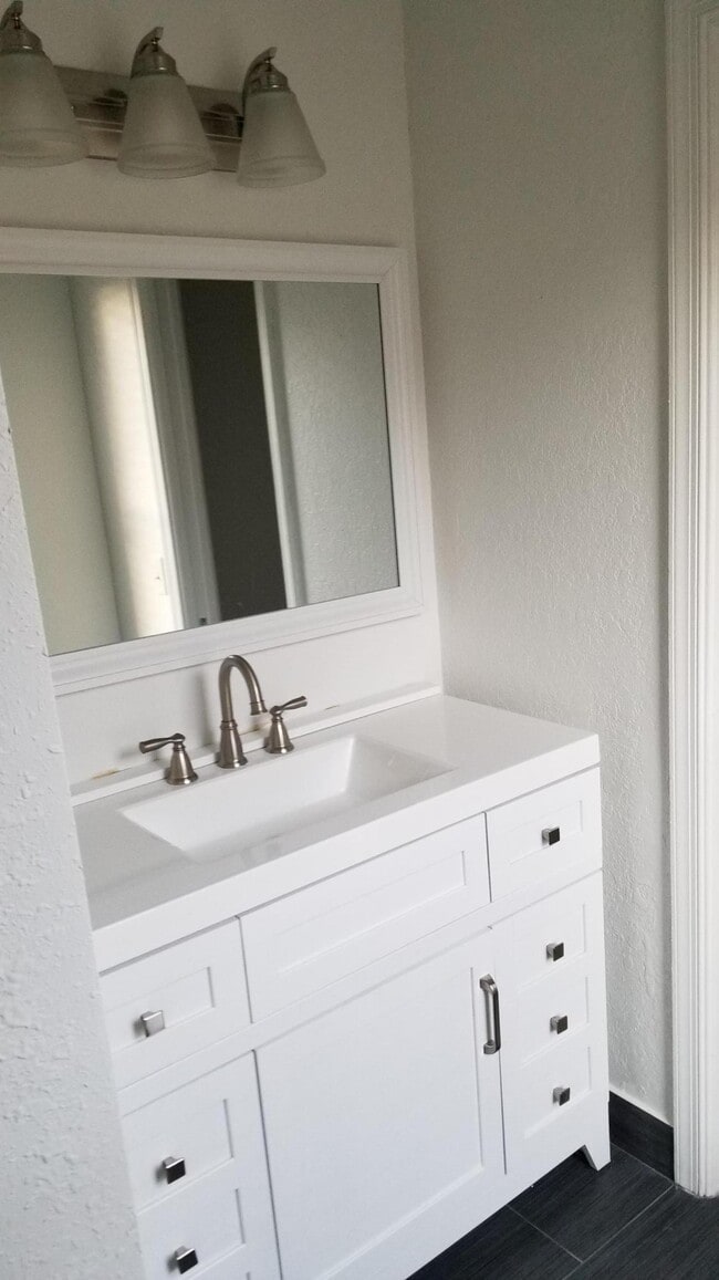 Building Photo - 14507 Larkspur Ln