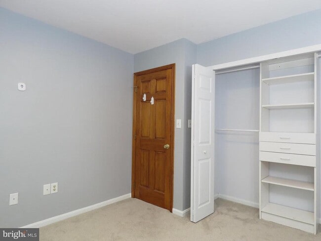 Building Photo - 3013 Hickory Grove Ct