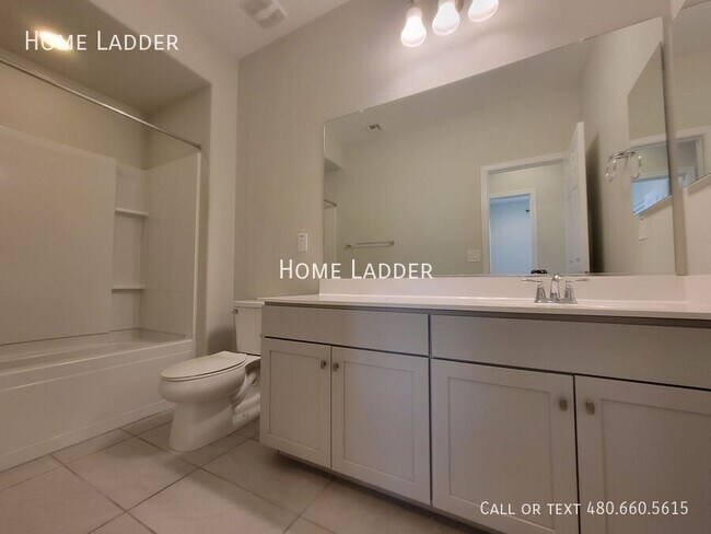 Building Photo - 25932 W Quail Ave