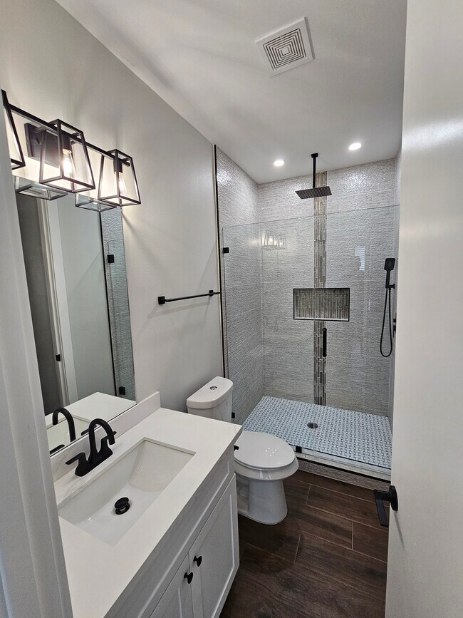 Building Photo - 5303 N Crown Pt