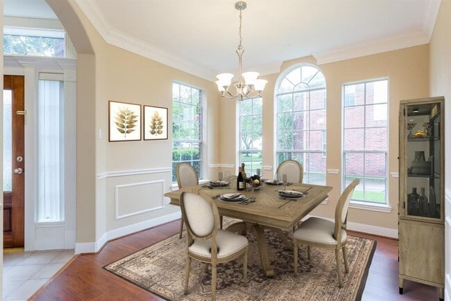 Building Photo - 5918 Union Springs