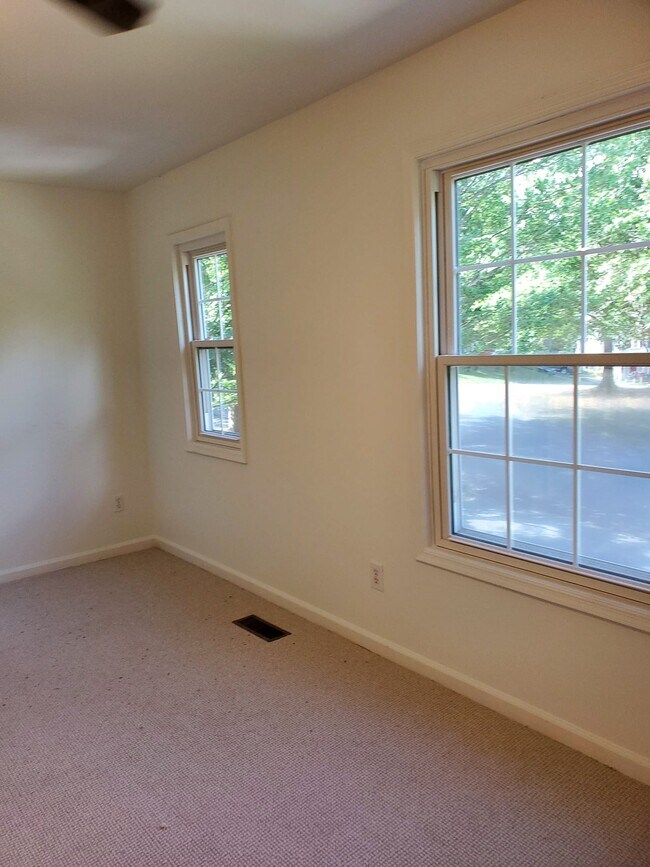 Bedroom - 5034 Laurel Bridge Dr SE