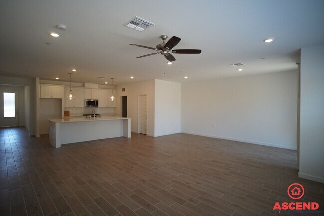 Building Photo - Beautiful New Home Off Gosford and McCutchen!