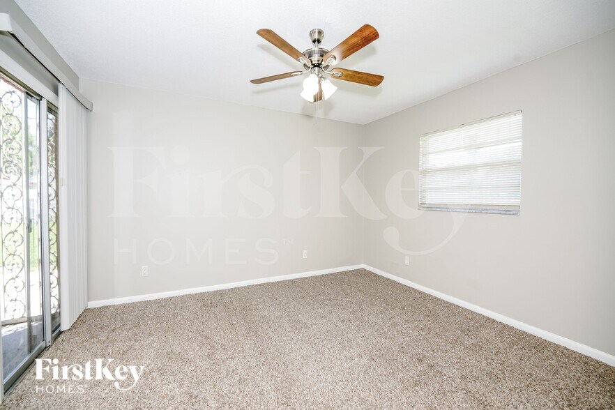 Building Photo - 1337 Mardrake Rd