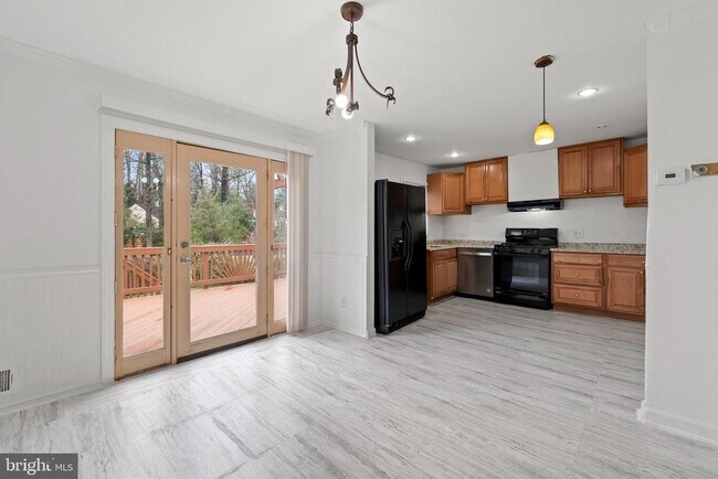 Building Photo - 7515 Pleasant Way