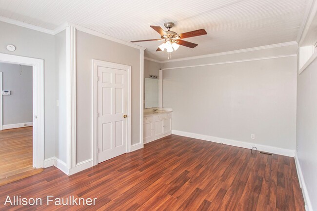 Building Photo - 4 br, 3.5 bath House - 1303 E. Fifth St