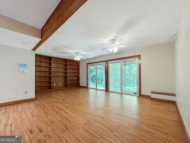 Building Photo - 10200 Rivertown Rd